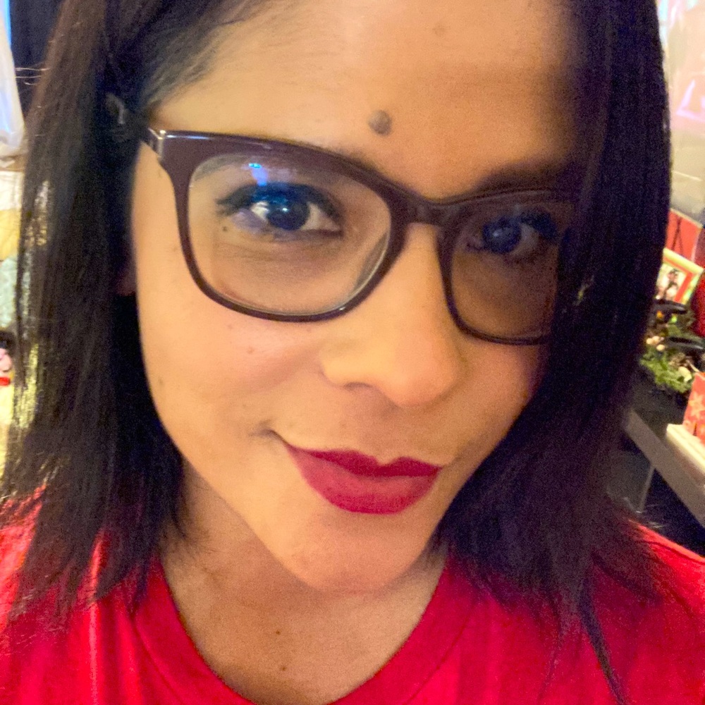 Meet your Posher, Mariely